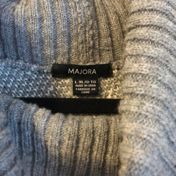 Patterned Poncho sweater - Picture 2 of 3